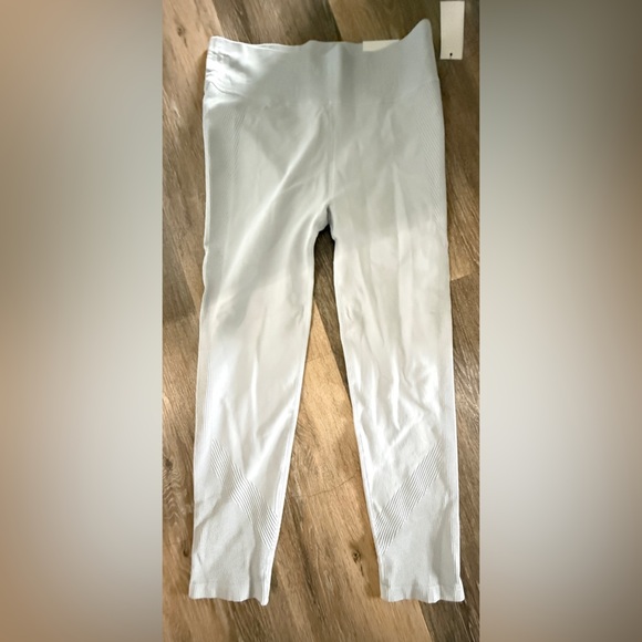 NWT Calvin Klein Performance Leggings High-Waisted Seamless Design Light Blue - Picture 3 of 4